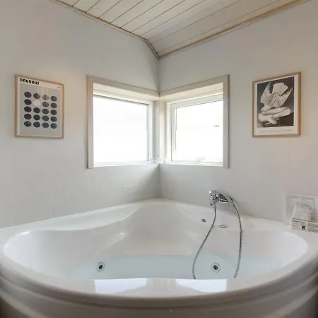 Holiday home Amunde - 150m From The Sea In Nw Jutland By Interhome Lokken