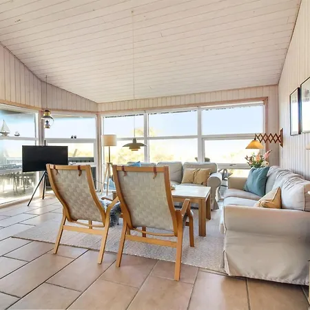 Dom wakacyjny Amunde - 150m From The Sea By Interhome *